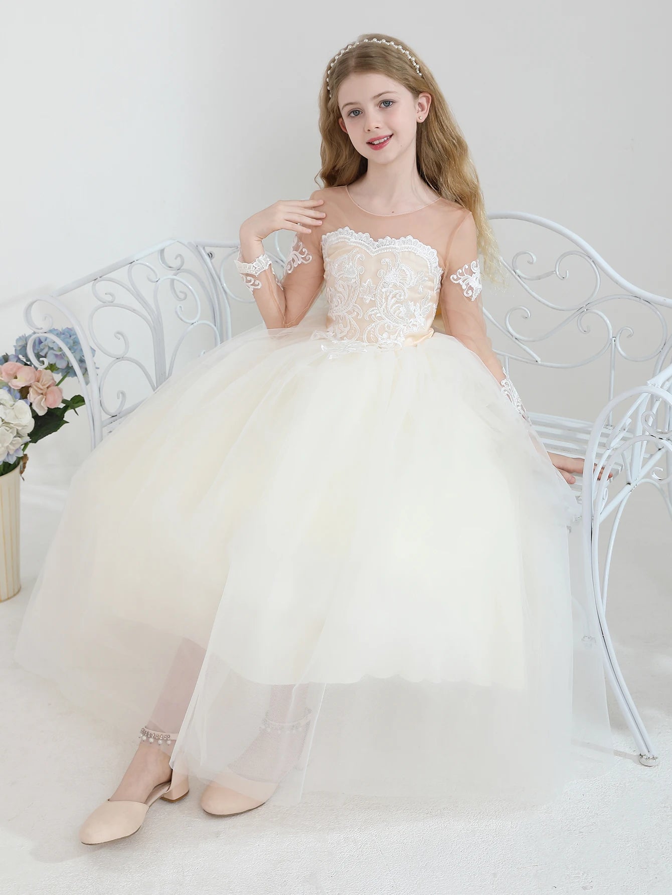 Champagne Flower Girl Dress Long Sleeve Lace Tulle Ball Gown with Bow Back Train Pageant Party Dress