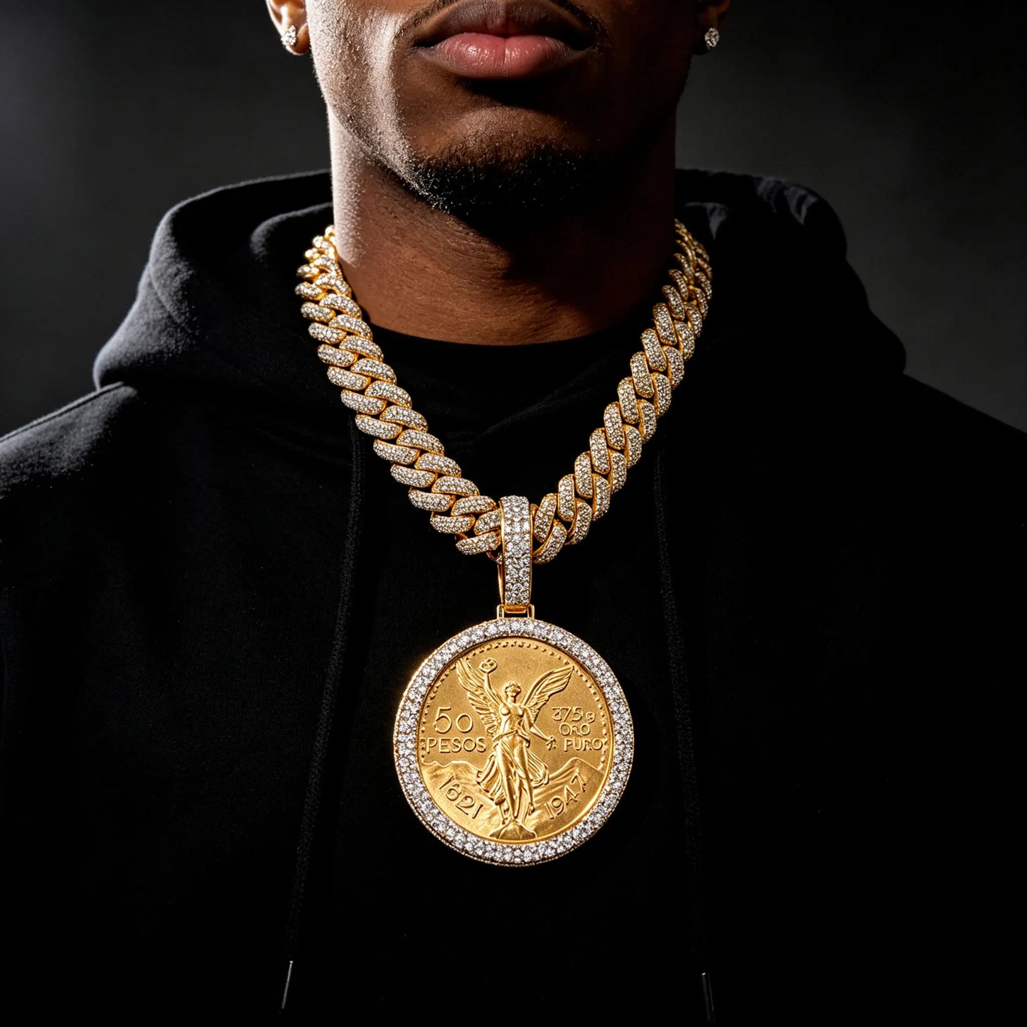 Cuban Chain Necklace Coin Medal Pendant is suitable for Christmas and Easter streetwear shows and can be paired with Cuban Chain decorative accessories. It is a unique jewelry gift for holidays/birthdays/parties
