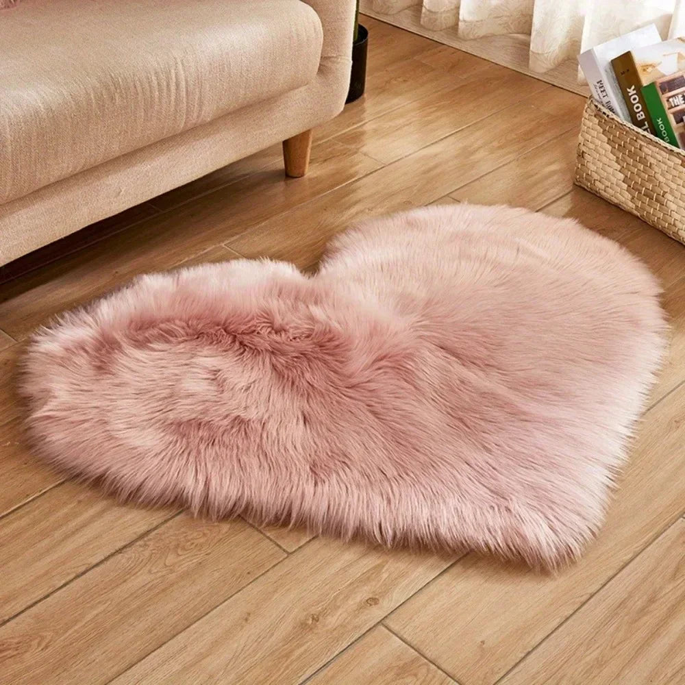 1pc Valentine'S Day Small Heart-Shaped Plush Area Rug Soft Indoor Carpet for Living Room Bedroom Cozy Home Decor New Year'S Gift
