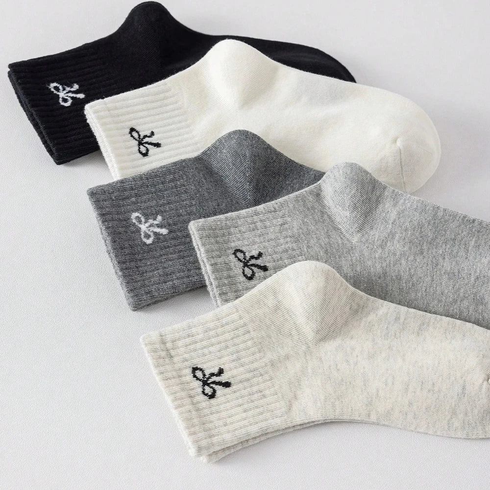 5 pairs  girls' plain-colored with bow-patterned socks, cute and casual, suitable for daily use and travel, kid's  mid-calf sock