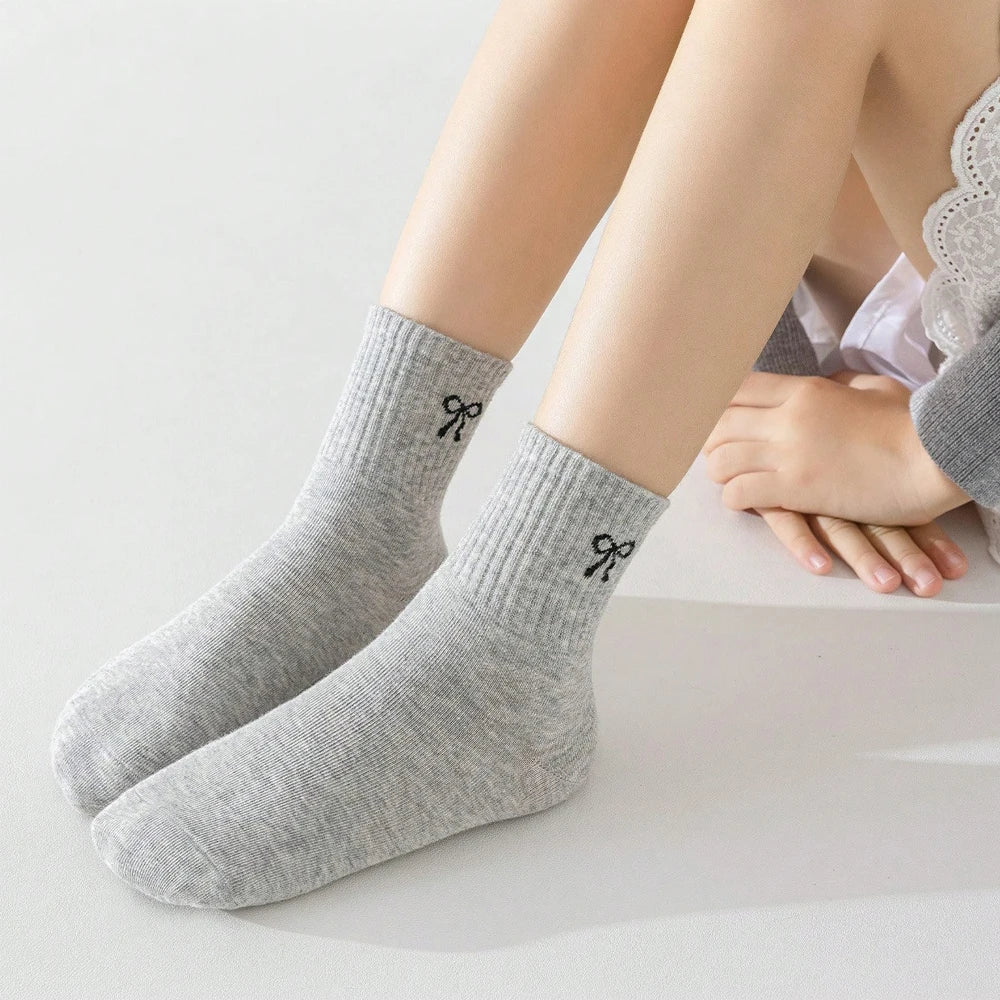 5 pairs  girls' plain-colored with bow-patterned socks, cute and casual, suitable for daily use and travel, kid's  mid-calf sock