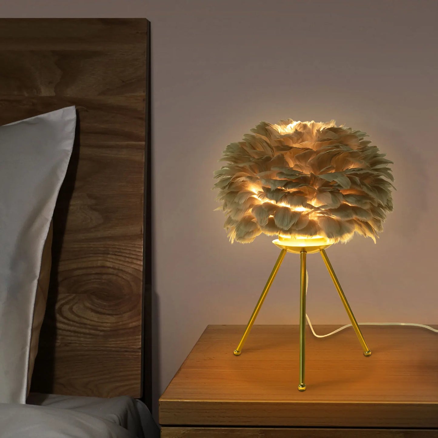 Grey Feather Desk Lamp, Tripod Lamp Suitable for Studies, Living Rooms, Dining Rooms, Cafes, Studios, Clubs