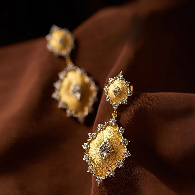 Italian Craft Woven Carved Gold Pendant Necklace Retro Lace Engraved Two-color Gold Earrings Cloth Qi Latte Set