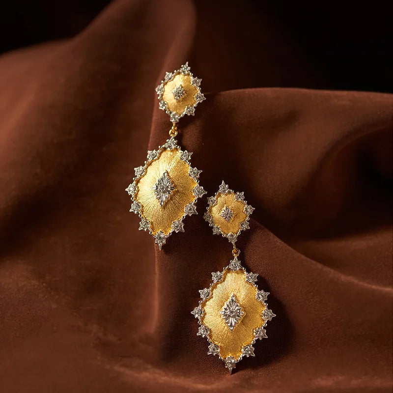 Italian Craft Woven Carved Gold Pendant Necklace Retro Lace Engraved Two-color Gold Earrings Cloth Qi Latte Set