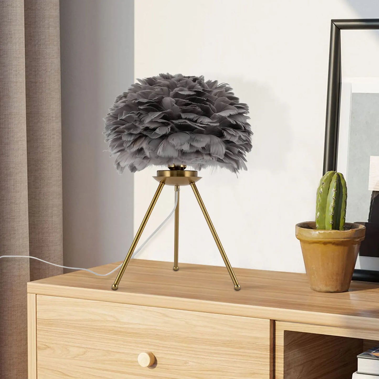 Grey Feather Desk Lamp, Tripod Lamp Suitable for Studies, Living Rooms, Dining Rooms, Cafes, Studios, Clubs