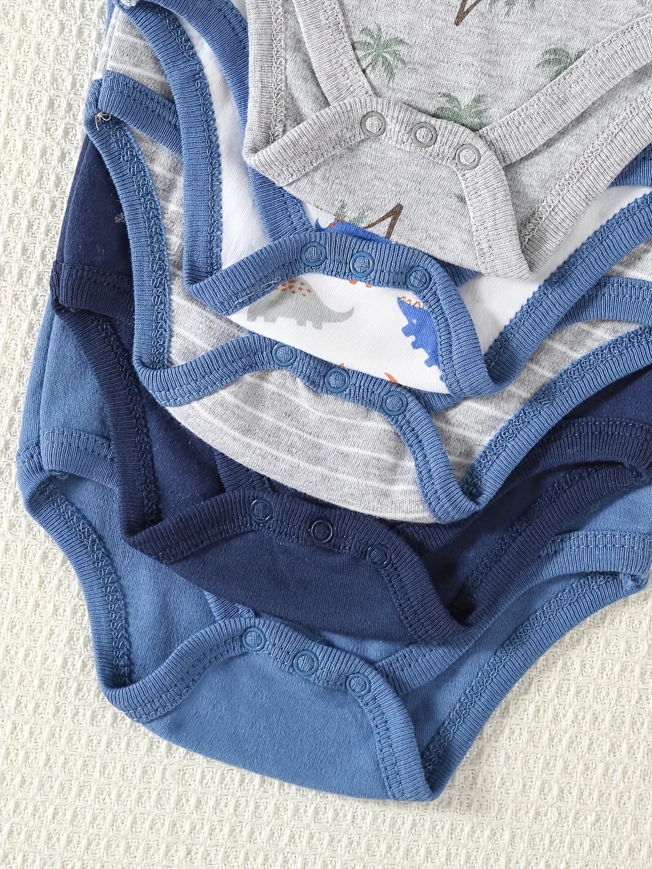 5pcs Baby Boy Triangle Rompers, Creative Bodysuits And Short Crawlers, Short Sleeve Jumpsuits with Dinosaur Pattern, Soft And Breathable Casual Infant Wear, Newborn Hospital Essentials, Bargain, for Outdoor