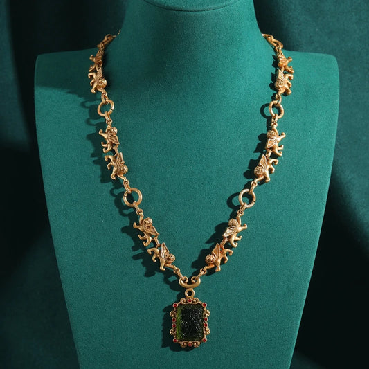 Vintage Square Green Resin Pendant Necklace Relief Palace Antique Gold Color Lion Woman High Quality Accessories Luxury Jewelry
